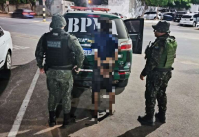 Homem furta bolsa, celular e dinheiro de mulher que participava de Romaria de Finados, em Juazeiro do Norte