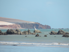 Cidade com praias paradisíacas no Ceará tem seleção com salários de até R$ 5 mil