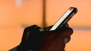 Justiça do Ceará autoriza bloquear  celular em caso de falta de pagamento 