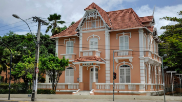 UFC abre inscrições para Casas de Cultura Estrangeira com 1.261 vagas; veja como participar