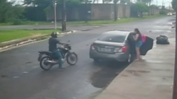 Ladrão de alianças faz vítimas em série no Bairro Passaré, em Fortaleza