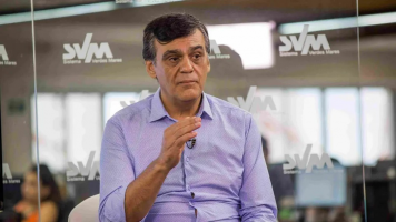Prefeito de Caucaia, Naumi Amorim é internado após sofrer infarto