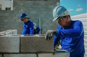 Construtora abre seleção para mais de 60 vagas em Fortaleza e região metropolitana; veja oportunidades
