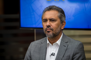 Quaest: 53% aprovam e 30% desaprovam governo Elmano de Freitas no Ceará